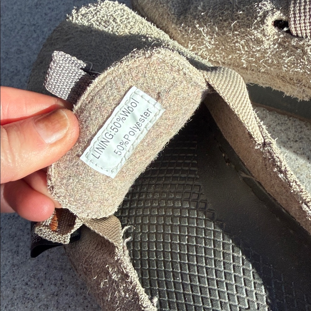 Chaco clogs. - Picture 4 of 5